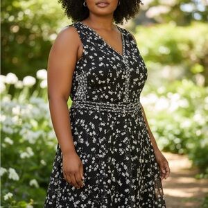 Simply Vera Floral Black and White Sleeveless Dress